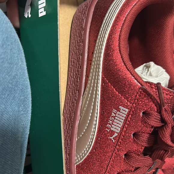 Puma - Picture 3 of 5